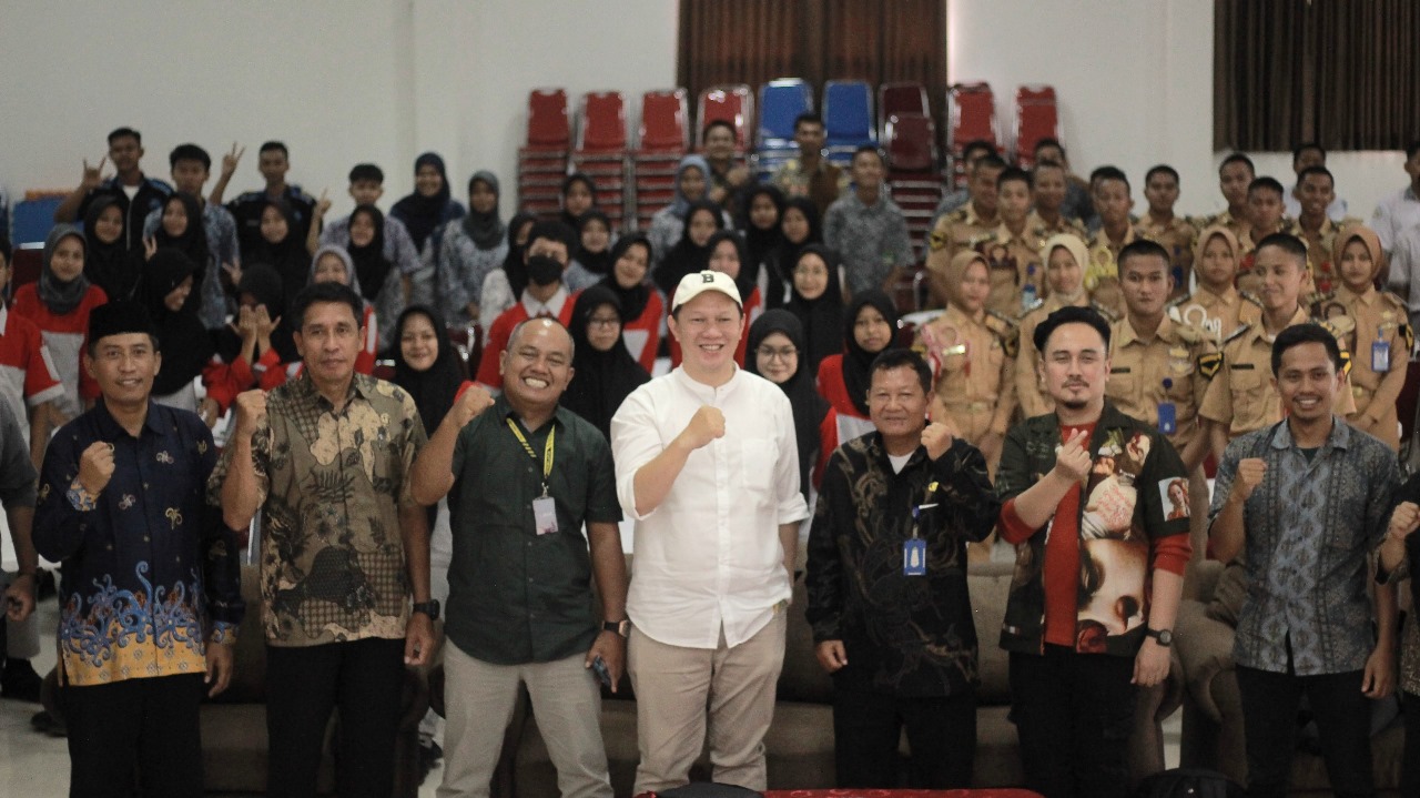 Peningkatan standar kompetensi siswa-siswi SMK melalui kegiatan ITB creative camp untuk mendukung persiapan dunia kerja dan promosi pariwisata di Kabupaten PPU (sepaku) Kalimantan Timur